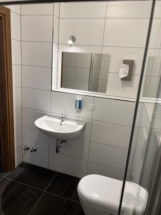 Hotel Pasa Paradies KOSTENLOSE PARKPLÄTZE Hanau Exterior foto