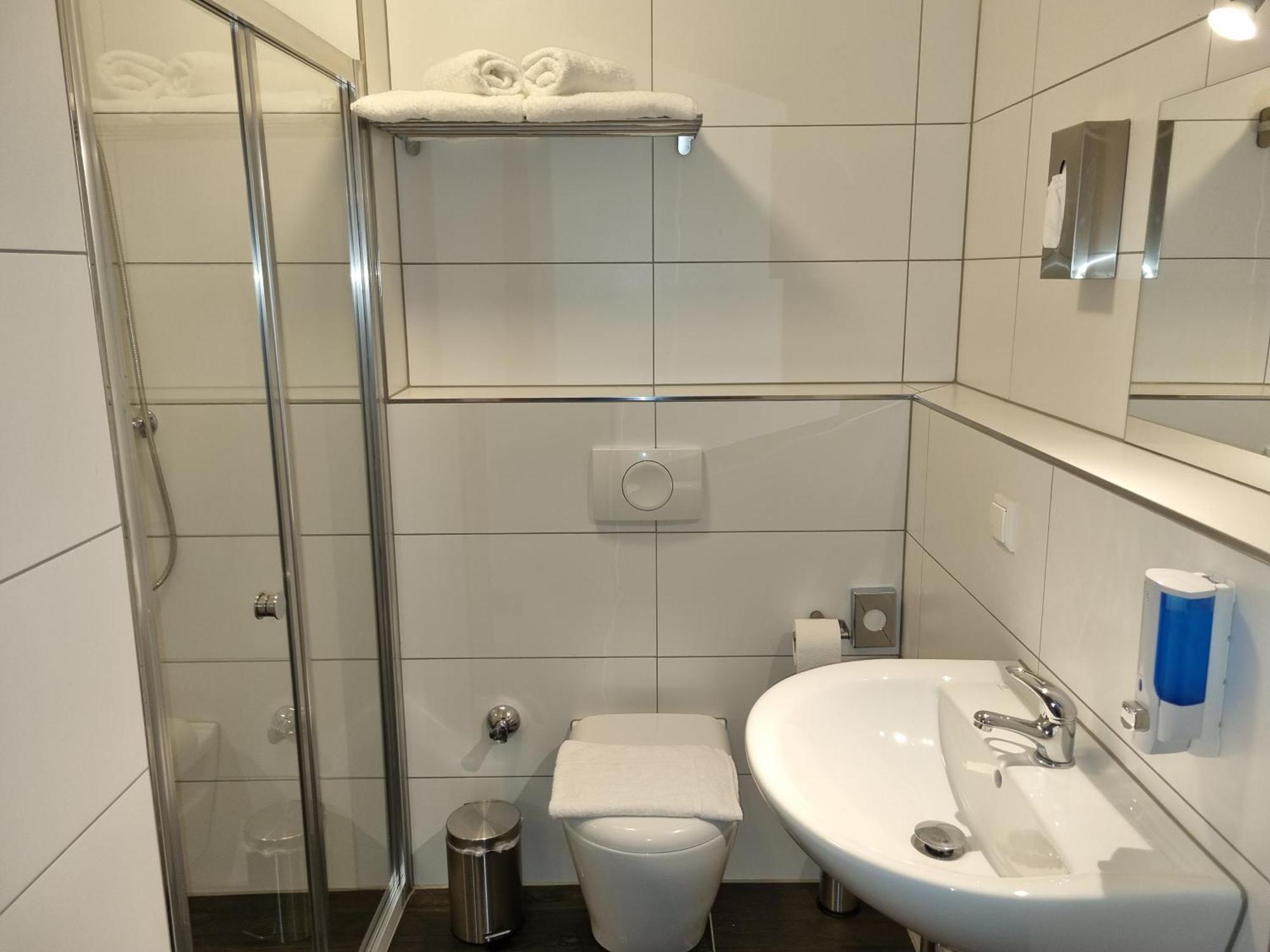Hotel Pasa Paradies KOSTENLOSE PARKPLÄTZE Hanau Exterior foto